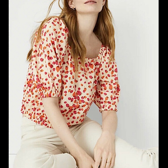 Ann Taylor Tops - 💖 Ann Taylor NWT Strawberry Print Puff Sleeve Cropped Blouse